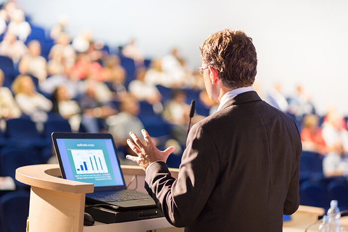 how-to-choose-the-perfect-keynote-speaker